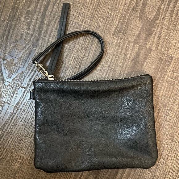 Steve Madden Handbags - STEVE MADDEN WRISTLET